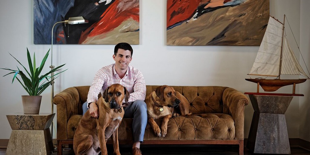 Kevin Lavelle and the Mizzen+Main hounds | Photo credit: The Academy